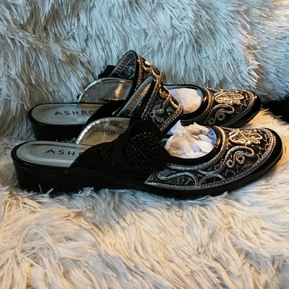Shoes - Picture 1 of 6